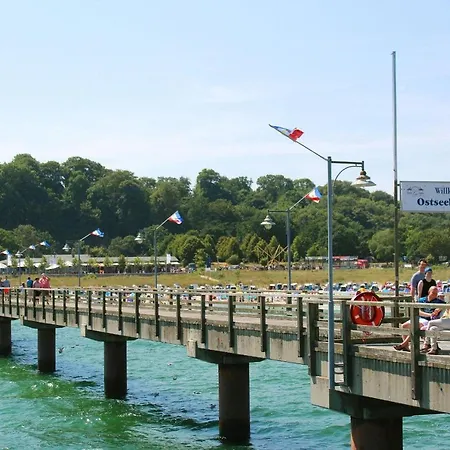 Haus Blick Zur See: Seaside Retreat With Ahoi Access Apartment Goehren (Ruegen)