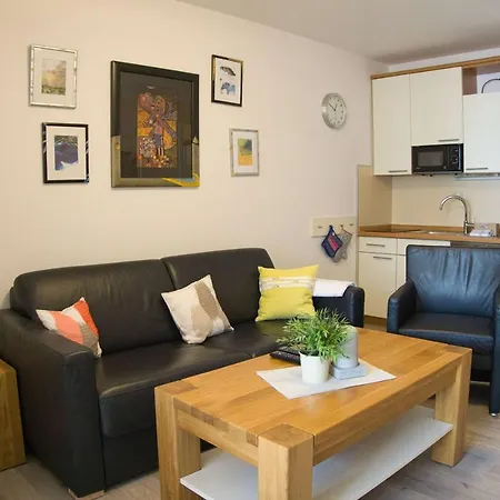 Apartment Haus Blick Zur See: Seaside Retreat With Ahoi Access