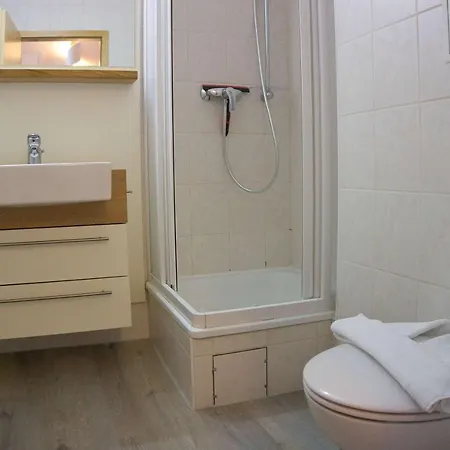 Haus Blick Zur See Ferienwohnung 02 - Mit Sauna- Und Schwimmbadnutzung Im Ahoi Sellin Apartmán Goehren (Ruegen)